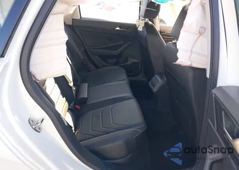 2024 Volkswagen Jetta 1.5T Sel z USA, uszkodzony, nr VIN 3VWGM7BU7RM007739